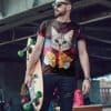 Festival shirt dat elke festivaloutfit compleet maakt met een kat en een pizza er op