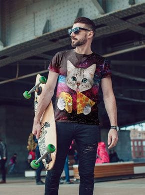 Festival shirt dat elke festivaloutfit compleet maakt met een kat en een pizza er op